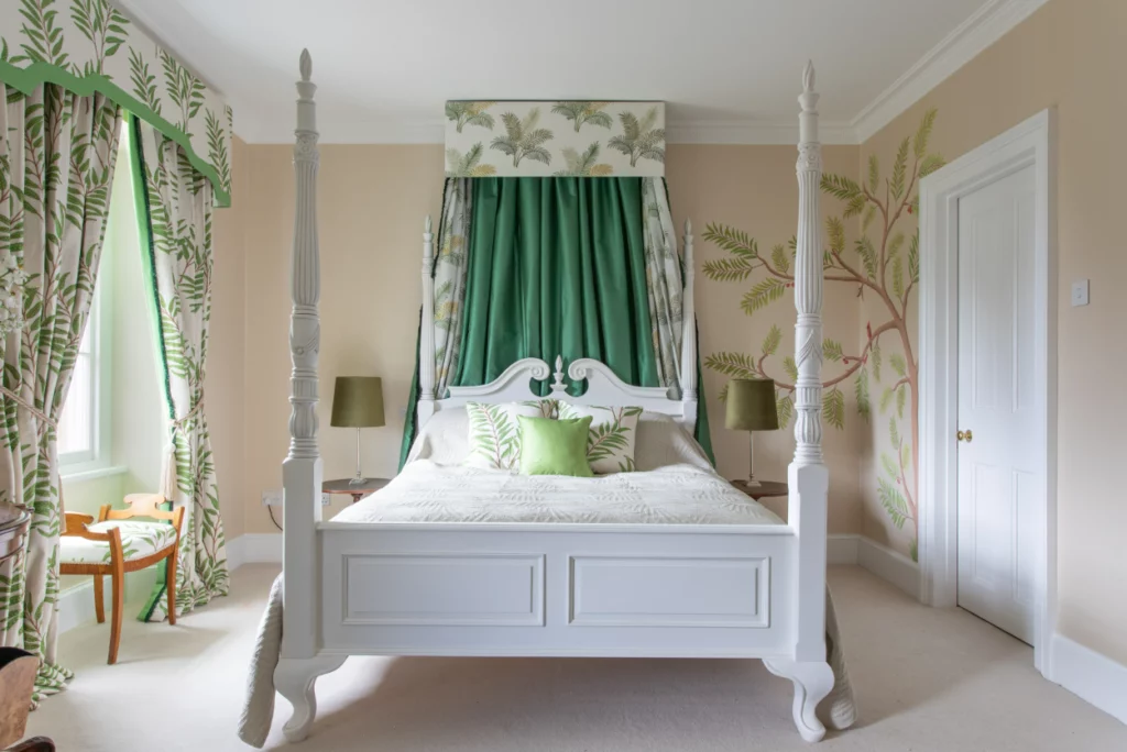 Fabulous bedroom in green